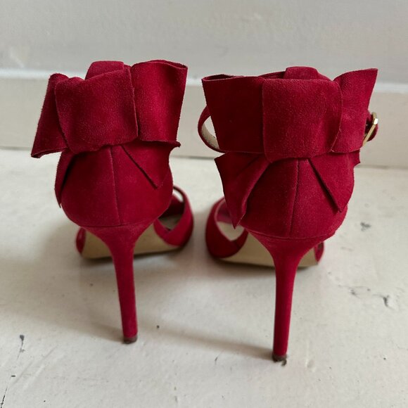 Red suede pump with bow detail - Picture 2 of 3